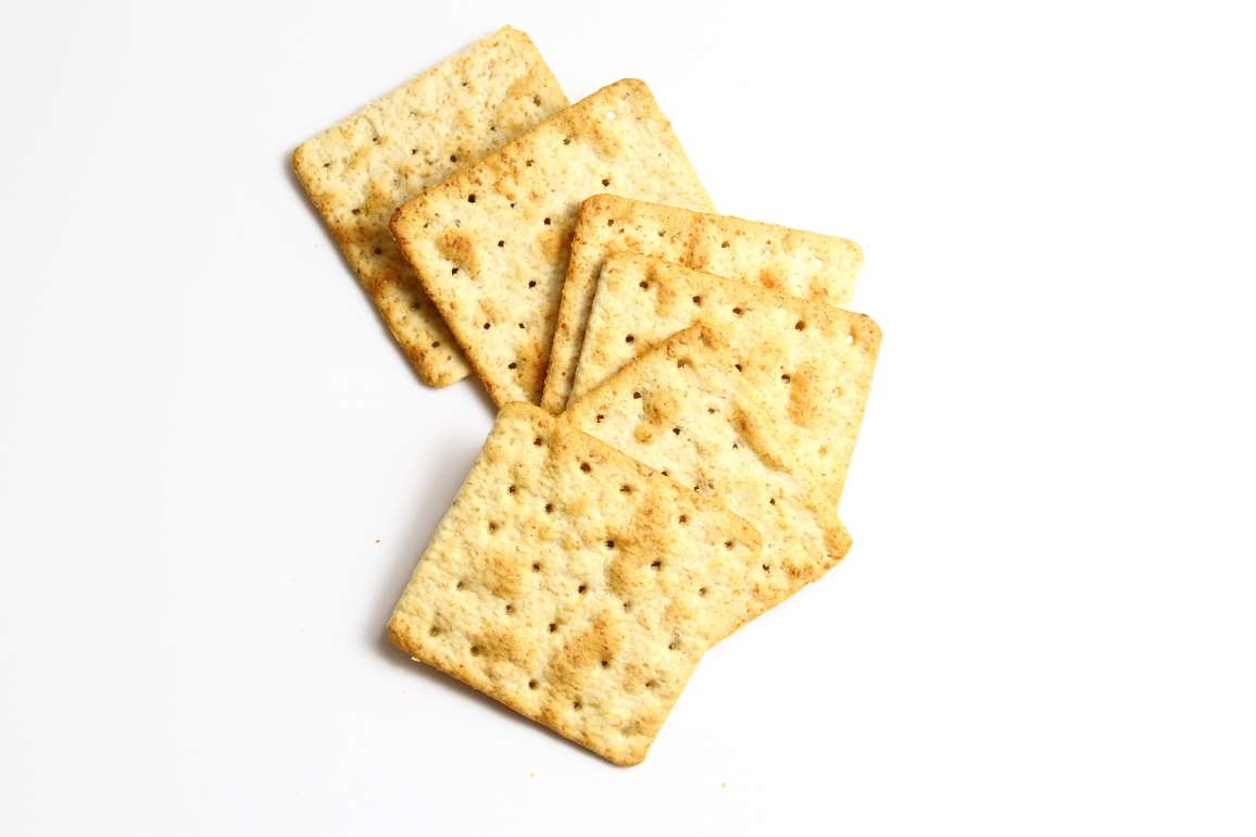 cheese%20and%20crackers%20for%20a%20good%20late%20night%20snack.jpg