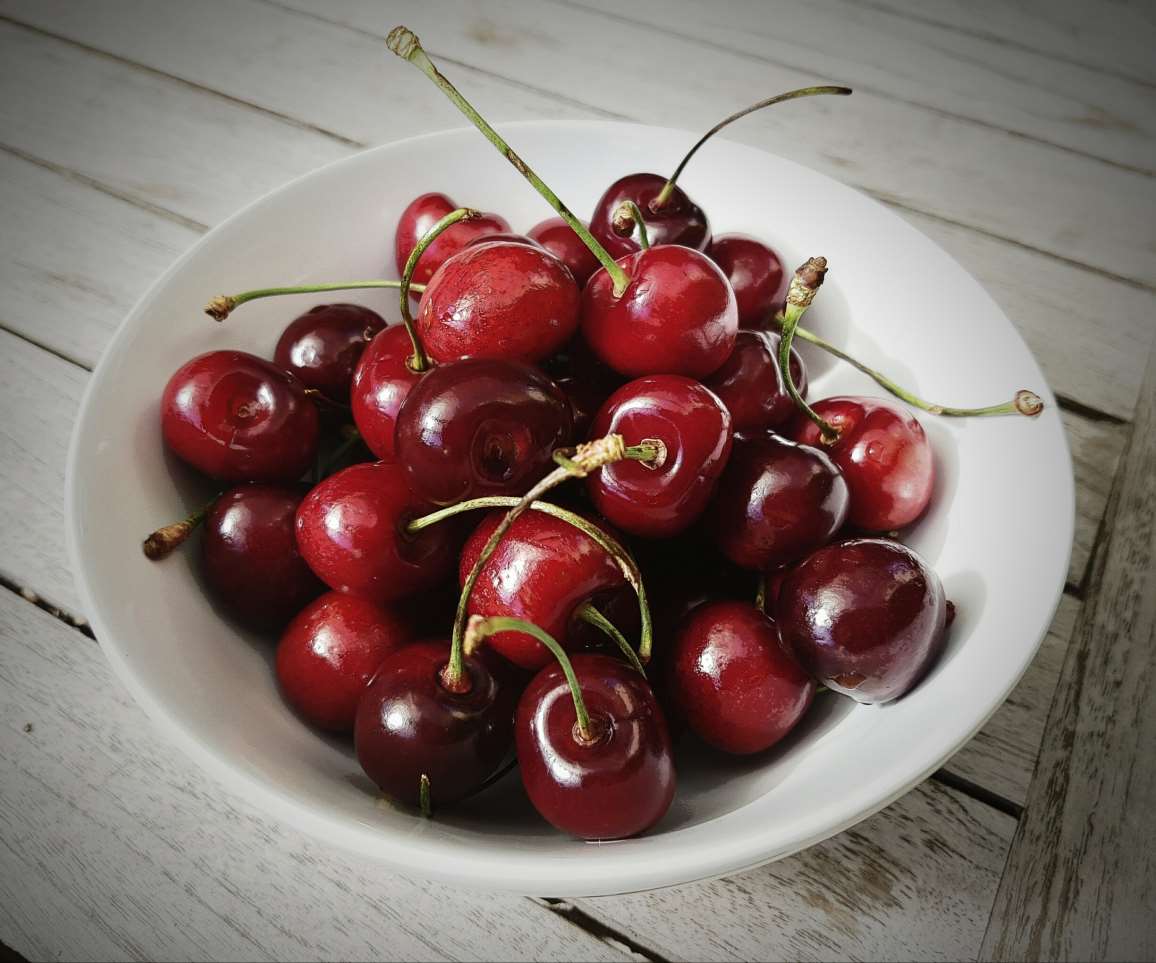 cherries%20to%20eat%20at%20night.jpg